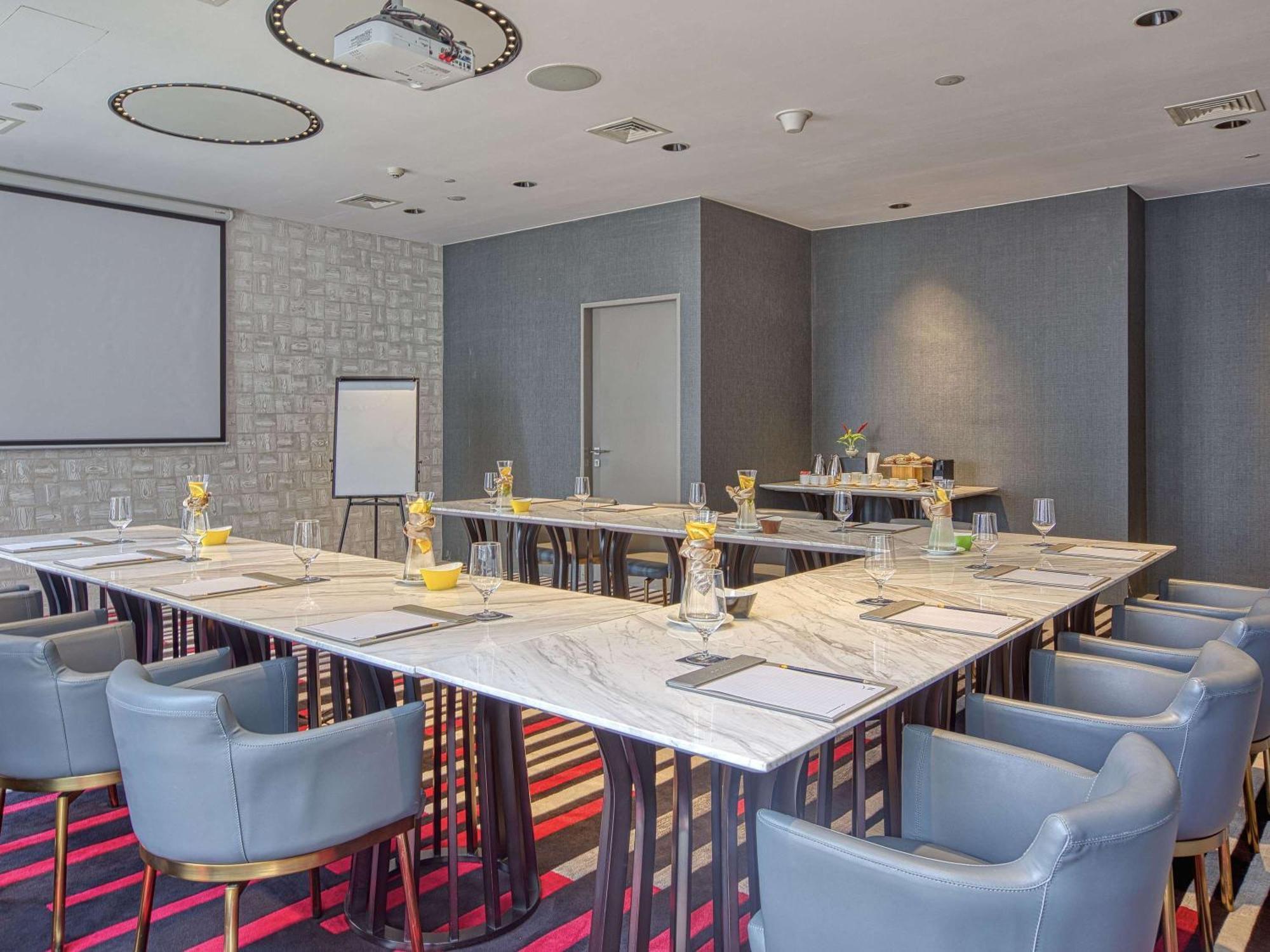 Novotel Suites Manila At Acqua Mandaluyong Kültér fotó