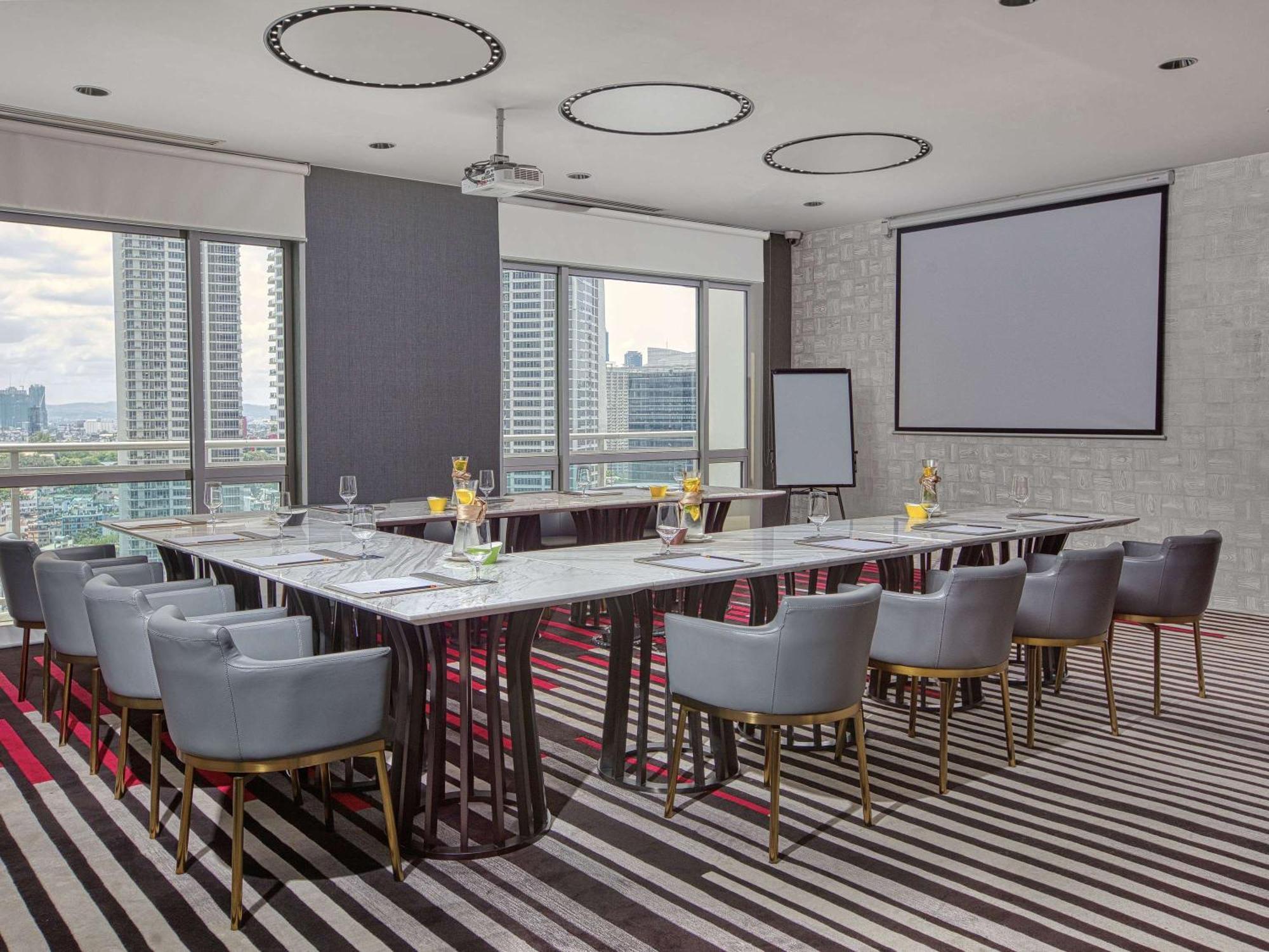 Novotel Suites Manila At Acqua Mandaluyong Kültér fotó