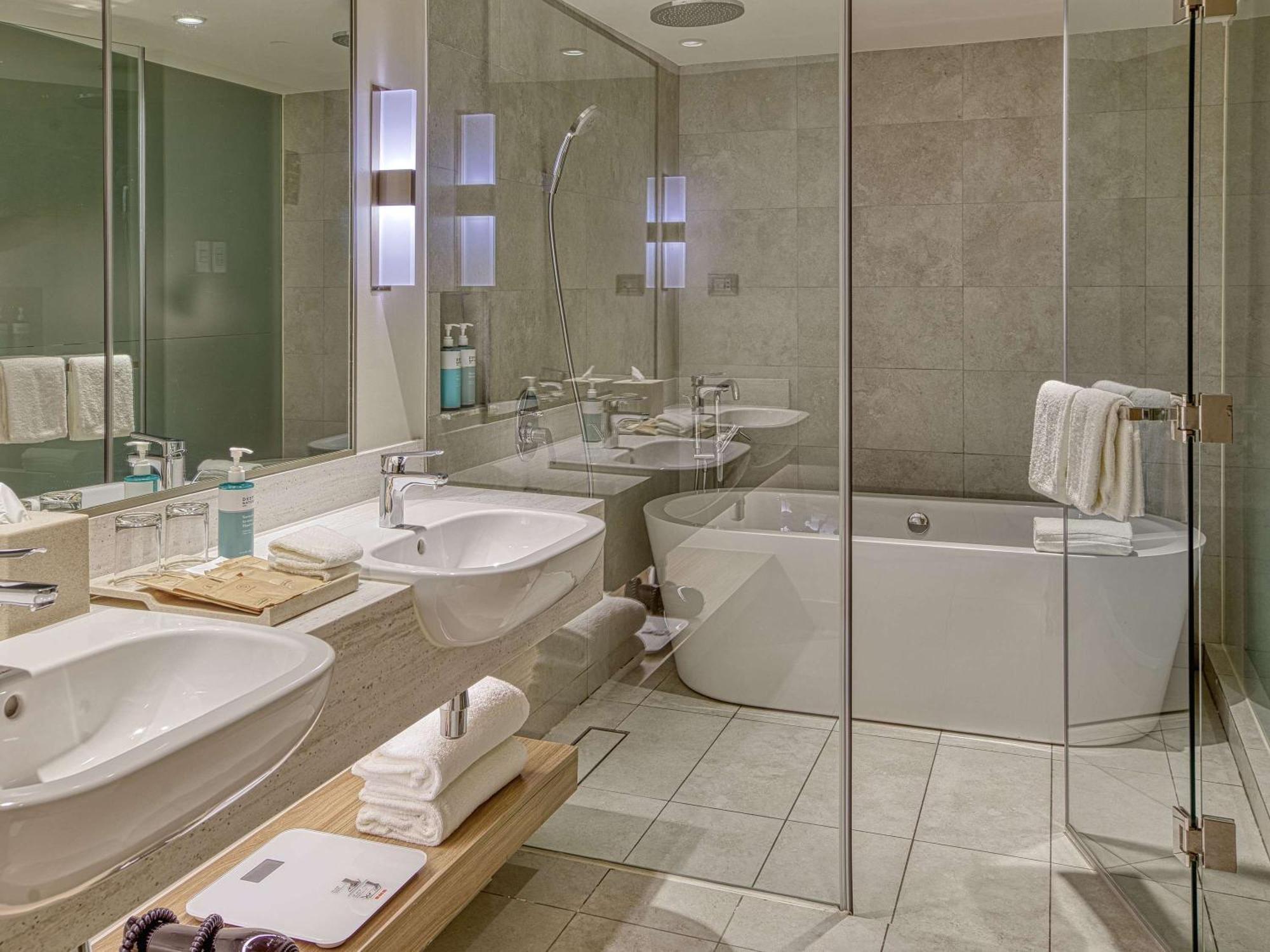Novotel Suites Manila At Acqua Mandaluyong Kültér fotó