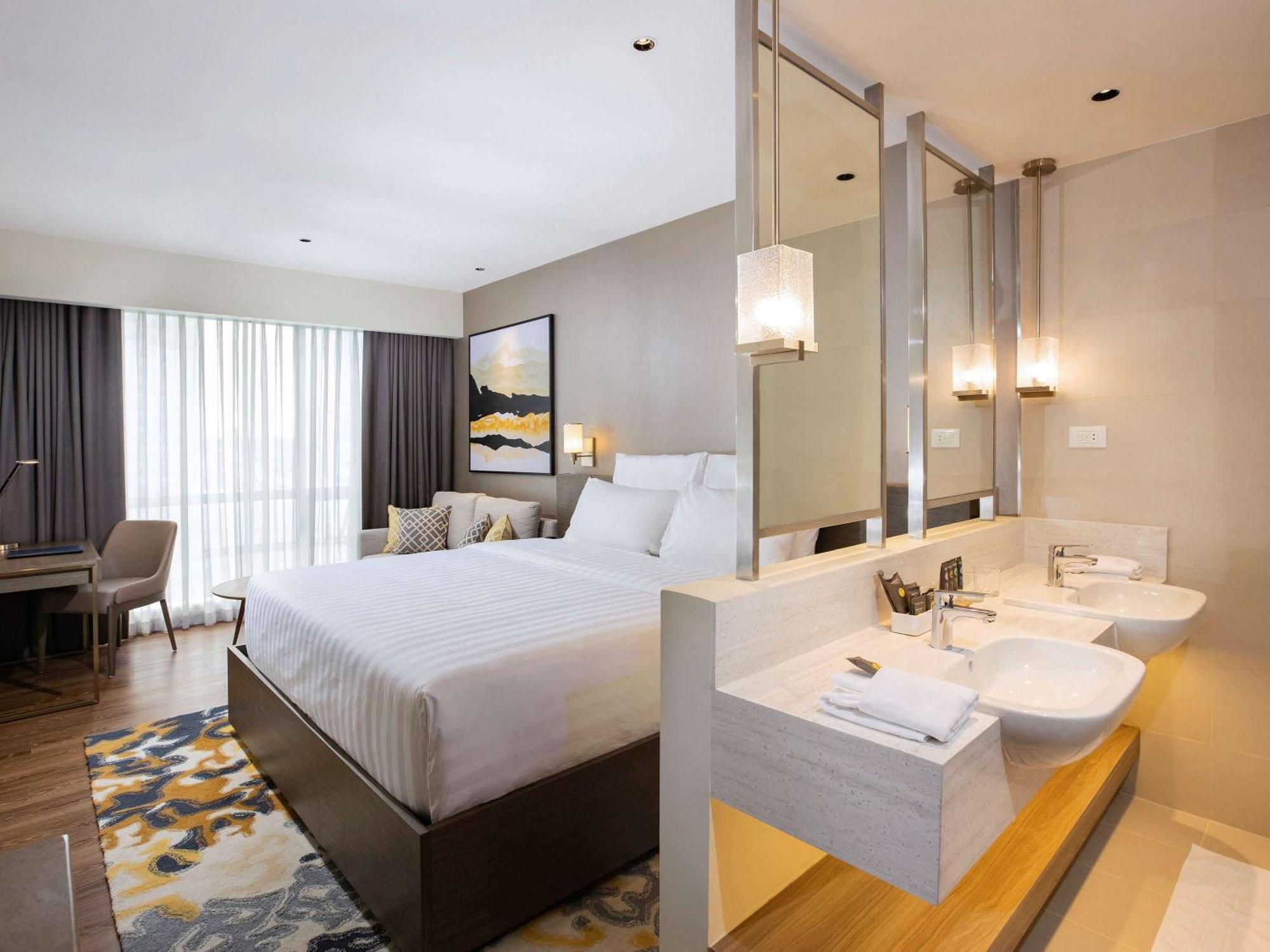 Novotel Suites Manila At Acqua Mandaluyong Kültér fotó