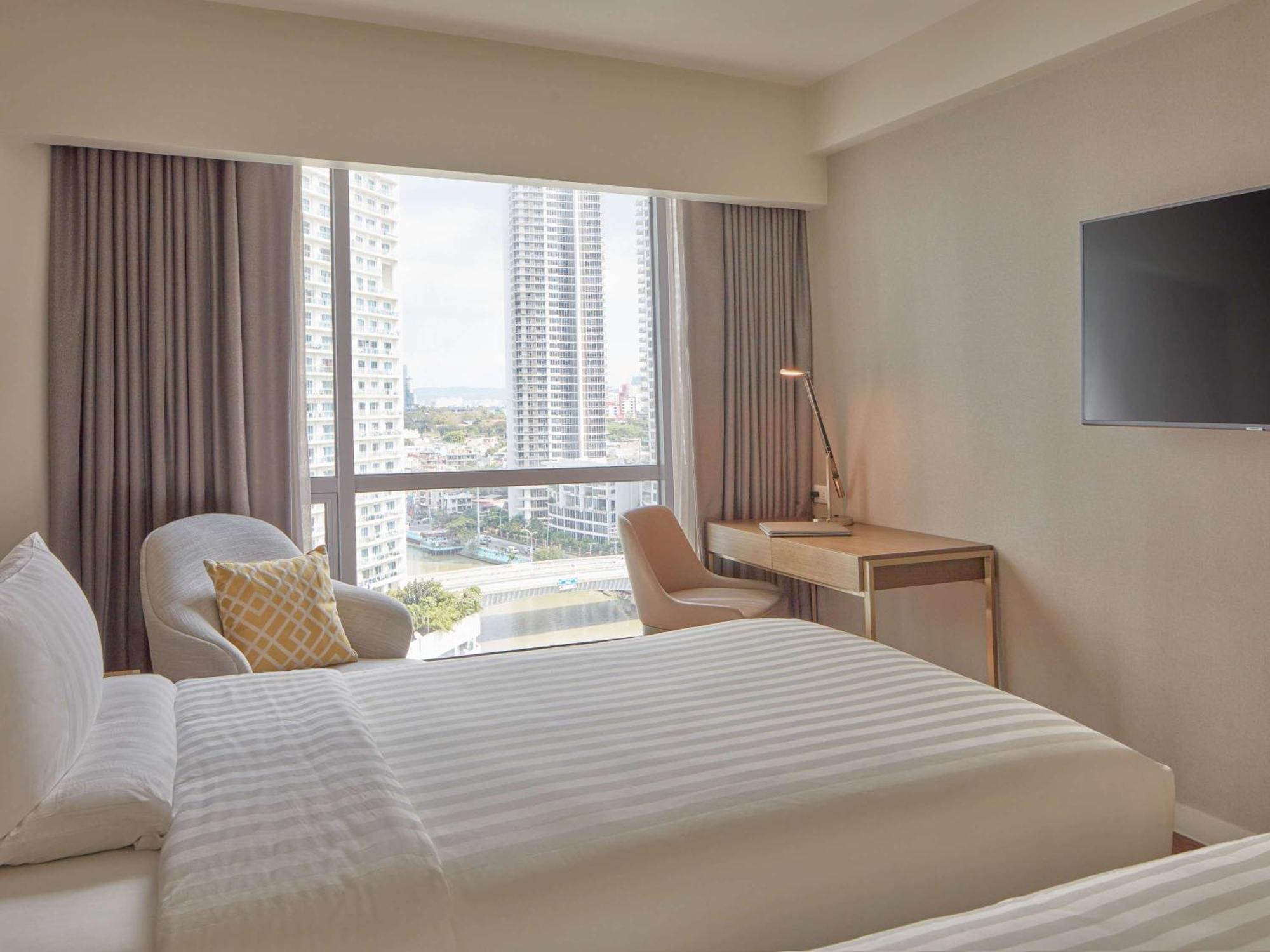 Novotel Suites Manila At Acqua Mandaluyong Kültér fotó